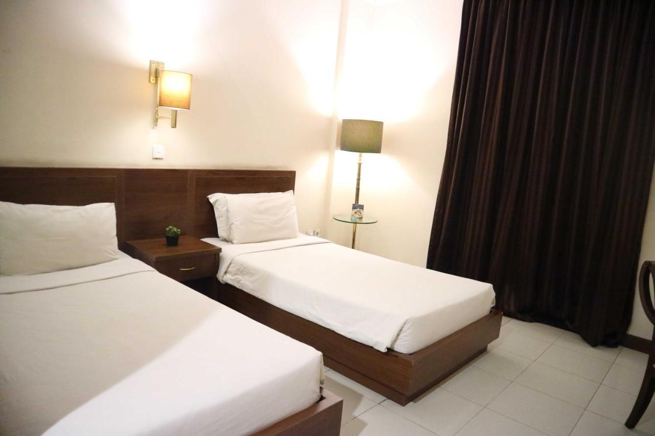 Excellent Seven Boutique Hotel Бандунг Экстерьер фото