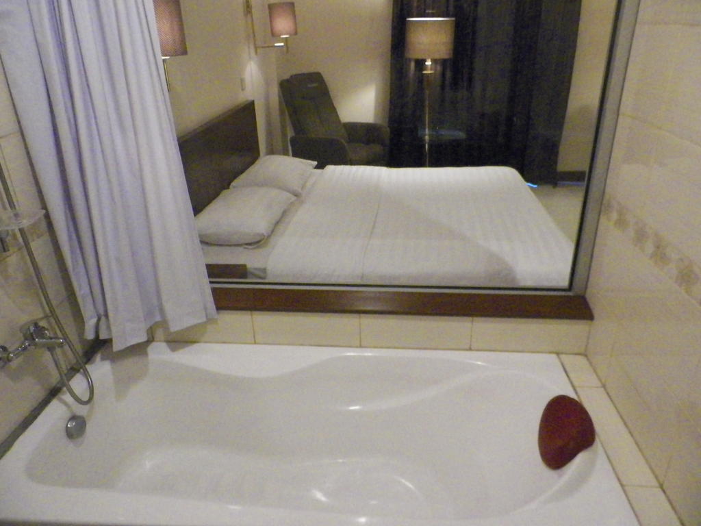Excellent Seven Boutique Hotel Бандунг Номер фото