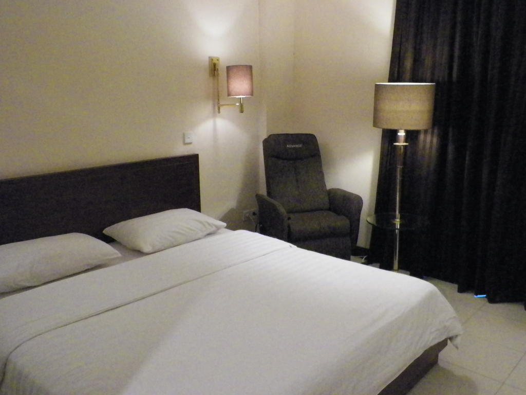 Excellent Seven Boutique Hotel Бандунг Номер фото