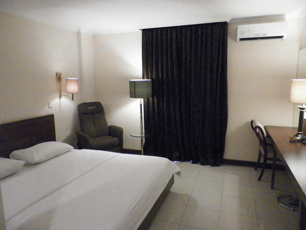 Excellent Seven Boutique Hotel Бандунг Номер фото