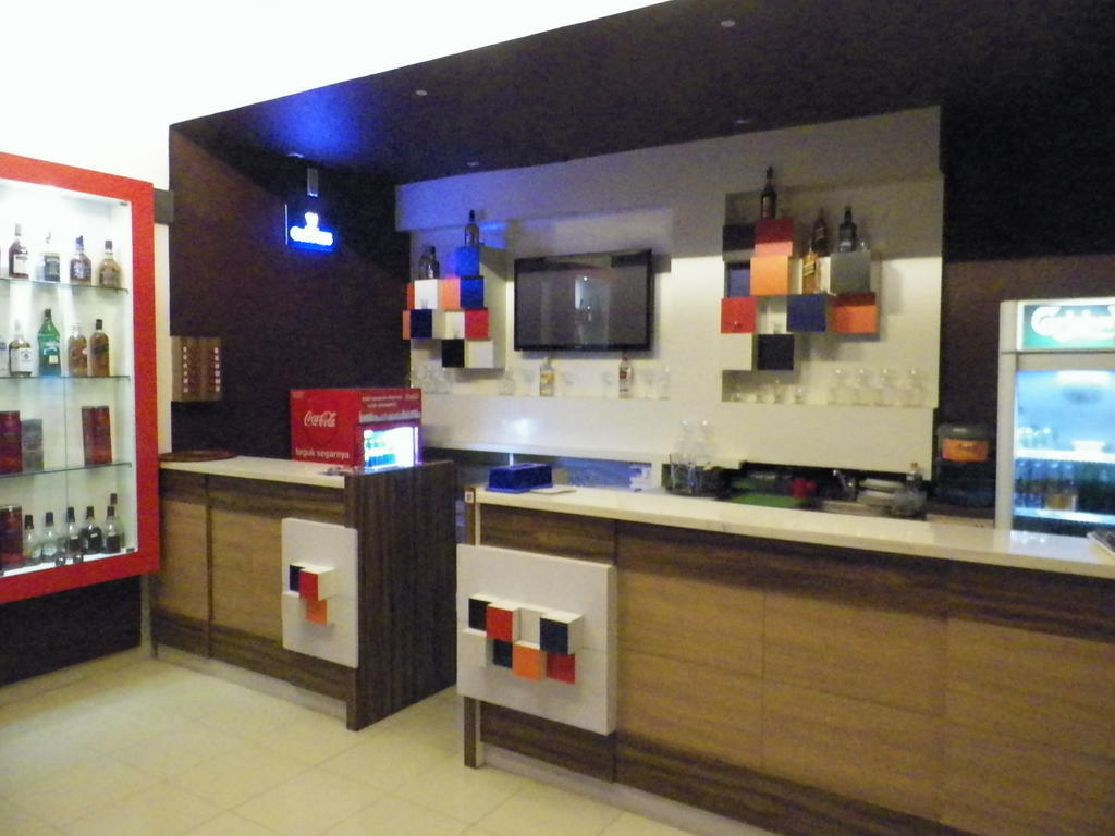 Excellent Seven Boutique Hotel Бандунг Экстерьер фото