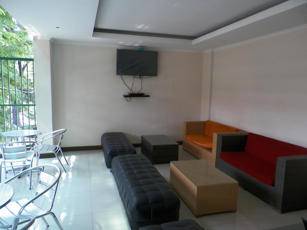 Excellent Seven Boutique Hotel Бандунг Экстерьер фото