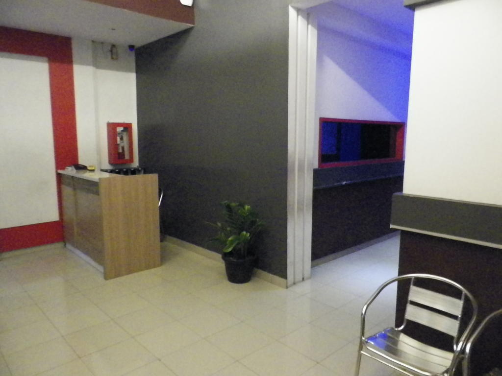 Excellent Seven Boutique Hotel Бандунг Экстерьер фото